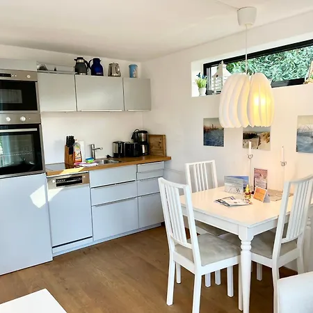 Apartment Wellenspiel - Einmalige Atmosphäre Mit Rosengarten Wangerooge